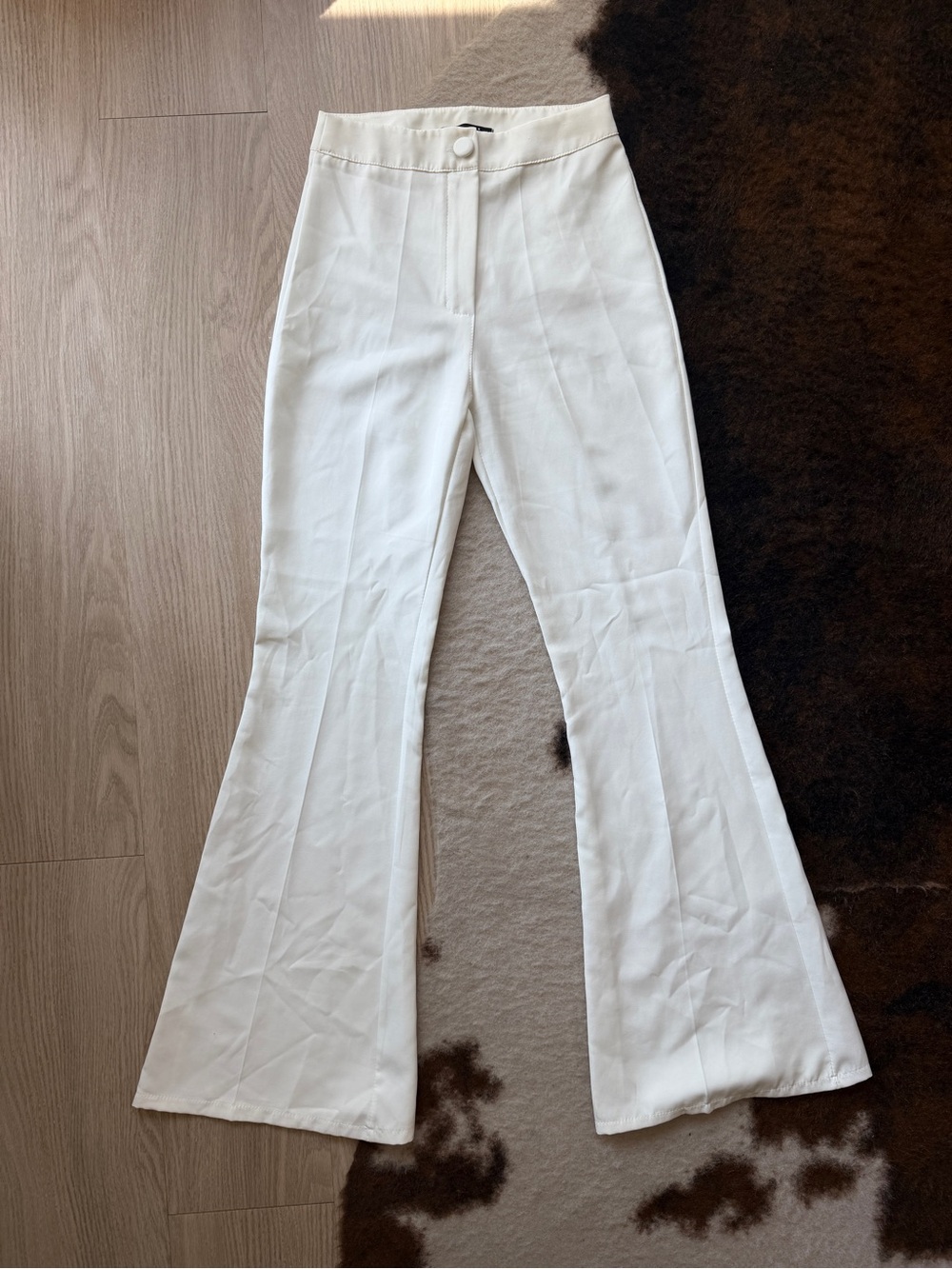 Boohoo Cream Blazer & Flared Pants Suit Size US 4 - Picture 7 of 11